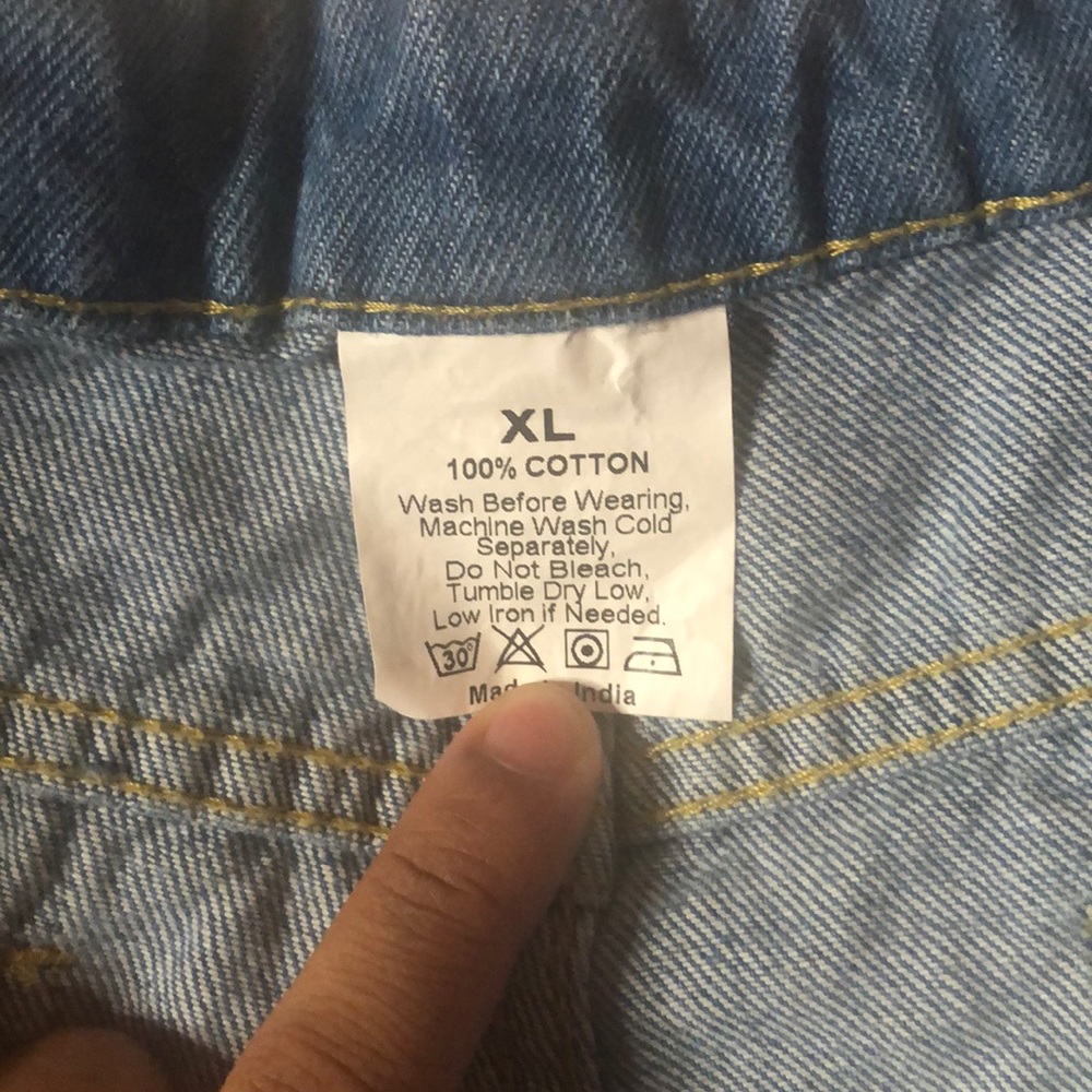 Shorts - Picture 4 of 4
